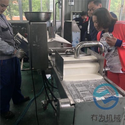 機(jī)械手式小魚(yú)掛糊油炸機(jī) ghj-300徐州小黃魚(yú)炸魚(yú)機(jī)器出廠價(jià)出售 可根據(jù)工藝搭配小魚(yú)仔上粉機(jī)