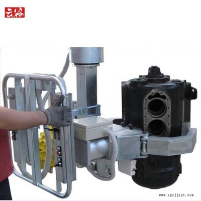 云谷供應(yīng)重型汽車零件搬運機械手夾具根據(jù)零件規(guī)格定制