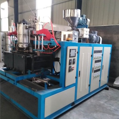 山東尿素桶吹塑機(jī)質(zhì)優(yōu)價(jià)低