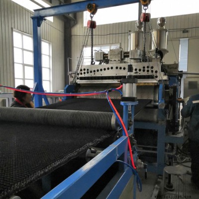 汽車輪胎防飛濺擋泥板設(shè)備-特恩特(在線咨詢)-防飛濺