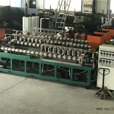 山東草莓網(wǎng)套機(jī)-龍口云生包裝機(jī)械-70型草莓網(wǎng)套機(jī)