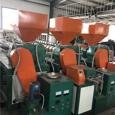 草莓網(wǎng)套機(jī)價(jià)格-龍口云生包裝機(jī)械(在線咨詢)-甘肅草莓網(wǎng)套機(jī)