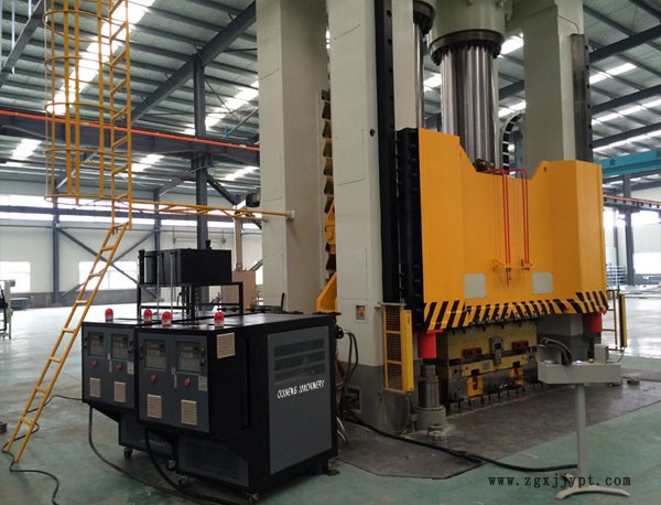 89004416.jpg 模溫機