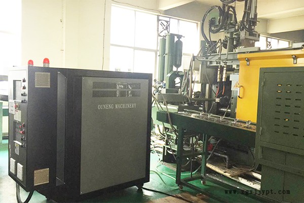 23055102.jpg 壓鑄模溫機2.jpg