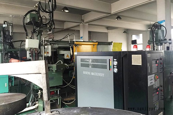 壓鑄模溫機.jpg
